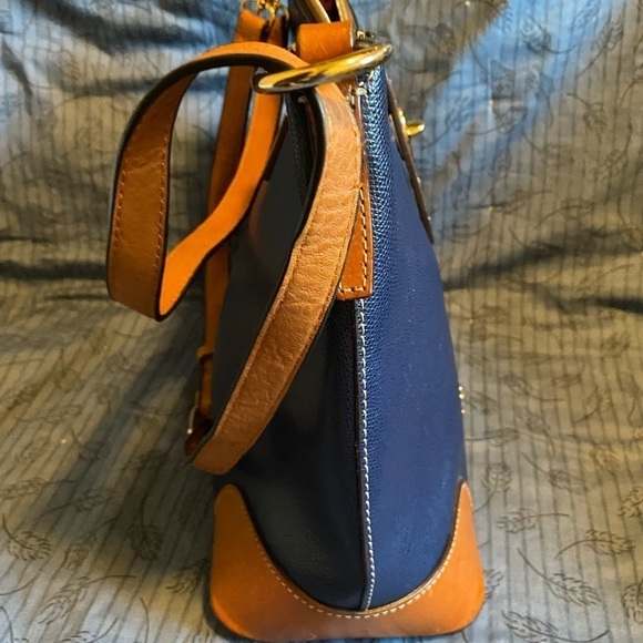 Dooney and Bourke pebble grain satchel with smooth leather accents - Picture 3 of 7